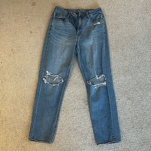 american eagle ripped in the knee jeans